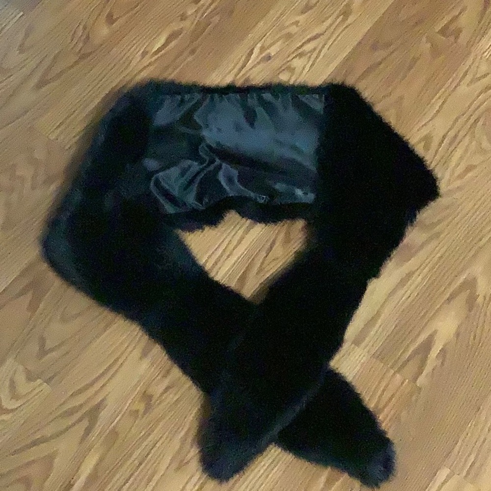 Ameri Mode Fur Shawl - image 7